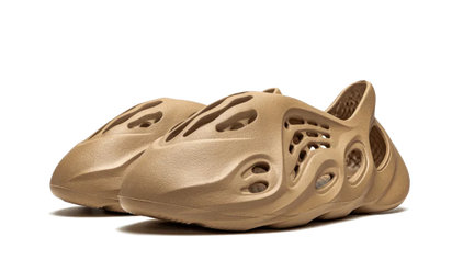 Kup oryginalne Yeezy Foam RNNR Ochre - widok z drugiego boku - Sneakersy