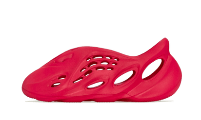 Yeezy Yeezy Foam RNNR Vermillion czerwony - widok główny z boku | Saturaise.com