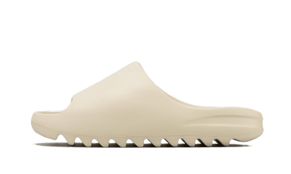 Yeezy Yeezy Slide Bone - widok główny z boku | Saturaise.com