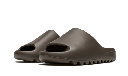 Kup oryginalne Yeezy Slide Soot - widok z drugiego boku - Sneakersy