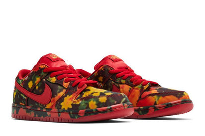 Kup oryginalne SB Dunk Low The Wizard of Oz Poppy Field - widok z drugiego boku - Sneakersy