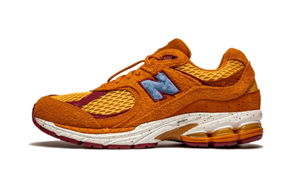 New Balance 2002R Salehe Bembury Peace Be The Journey niebieski-żółty - widok główny z boku | Saturaise.com