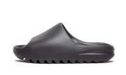 Adidas Yeezy Slide Onyx czarny - widok główny z boku | Saturaise.com