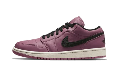 Air Jordan Air Jordan 1 Low Mulberry czarny-fioletowy - widok główny z boku | Saturaise.com