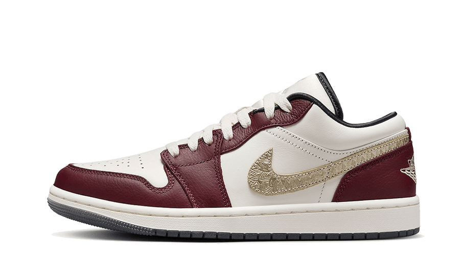 Air Jordan Air Jordan 1 Low Year of the Dragon (2024) biały-czerwony - widok główny z boku | Saturaise.com
