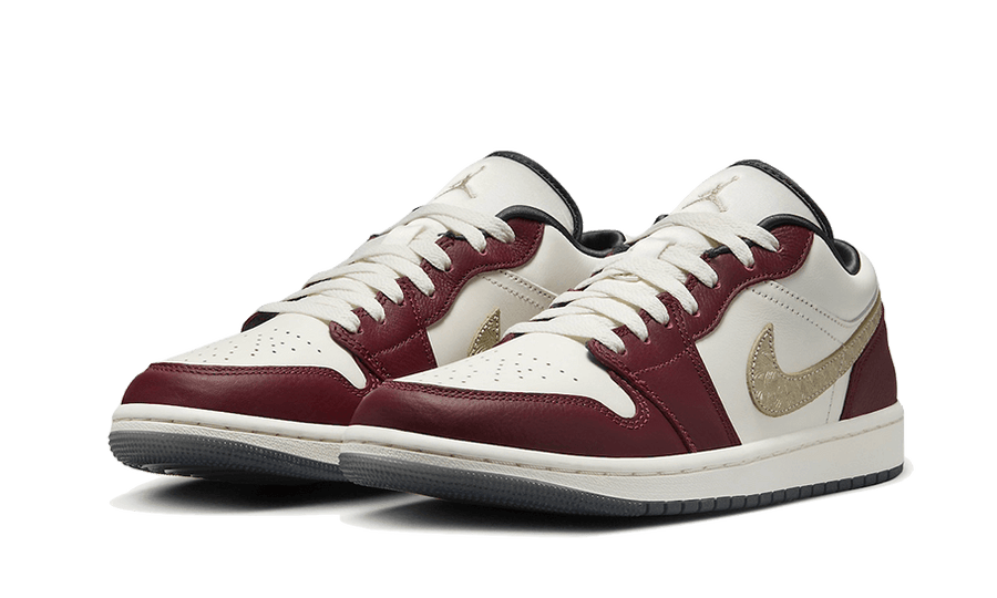 Kup oryginalne Air Jordan 1 Low Year of the Dragon (2024) FJ5735-100 - widok z drugiego boku - Sneakersy