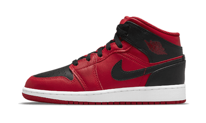 Air Jordan Air Jordan 1 Mid Reverse Bred czarno-czerwony - widok główny z boku | Saturaise.com