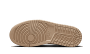 100% Oryginalne Air Jordan 1 Mid SE Legend Light Brown - widok z tyłu - 850.00 PLN