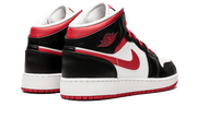 Buty Air Jordan Air Jordan 1 Mid Very Berry - widok z przodu - Rozmiary EU
