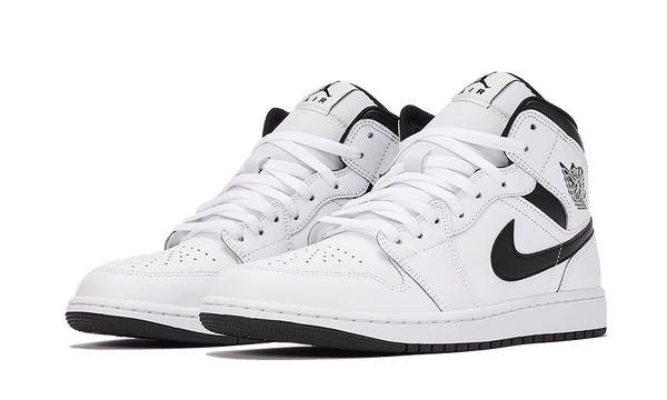 Air Jordan 1 Mid White Black - Kup oryginalne Air Jordan 1 Mid White Black DQ8426-132 - widok z drugiego boku - Sneakersy