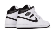 Buty Air Jordan Air Jordan 1 Mid White Black - widok z przodu - Rozmiary EU