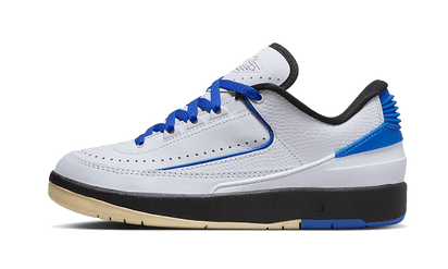 Air Jordan Air Jordan 2 Retro Low Varsity Royal czarno-niebieski - widok główny z boku | Saturaise.com