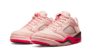Kup oryginalne Air Jordan 5 Low Arctic Pink - widok z drugiego boku - Sneakersy
