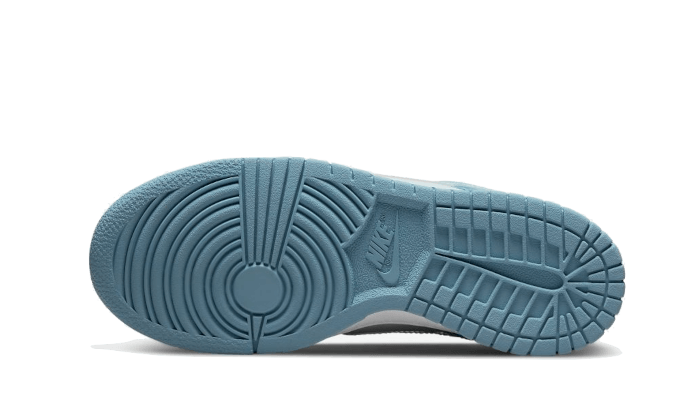 Buty Nike Dunk Low Clear Swoosh - widok z przodu - Rozmiary EU