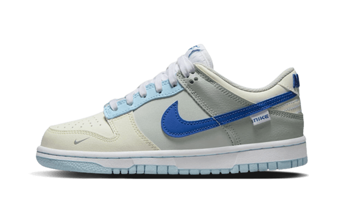 Nike Dunk Low Ivory Hyper Royal czarno-niebieski - widok główny z boku | Saturaise.com