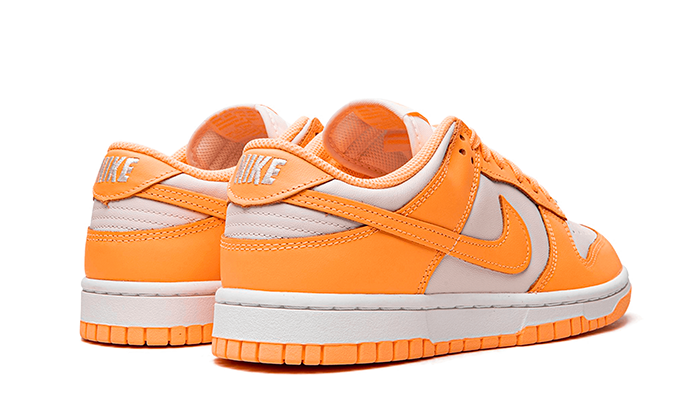Buty Nike Dunk Low Peach Cream - widok z przodu - Rozmiary EU