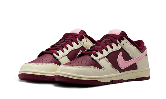 Kup oryginalne Dunk Low Retro PRM Valentine's Day (2023) DR9705-100 - widok z drugiego boku - Sneakersy