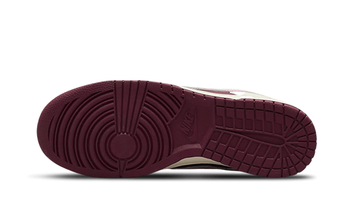 Buty Nike Dunk Low Retro PRM Valentine's Day (2023) - widok z przodu - Rozmiary EU