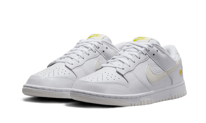 Kup oryginalne Dunk Low Yellow Heart FD0803-100 - widok z drugiego boku - Sneakersy