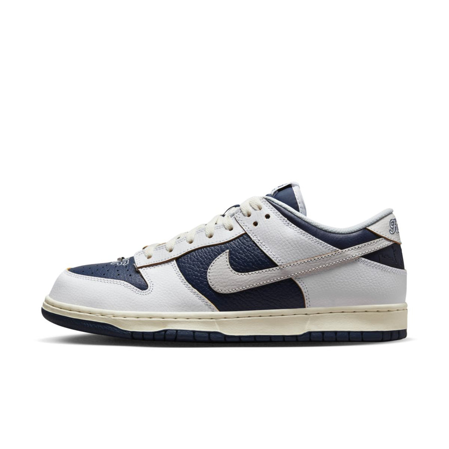 Nike HUF x Nike SB Dunk Low "New York City" biały-niebieski - widok główny z boku | Saturaise.com