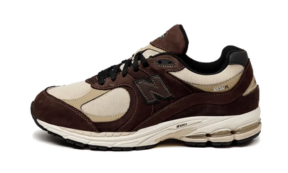 New Balance 2002R Black Coffee czarny - widok główny z boku | Saturaise.com