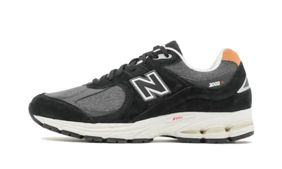 New Balance 2002R Black Sepia czarny - widok główny z boku | Saturaise.com