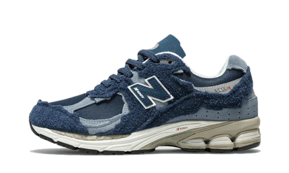 New Balance New Balance 2002R Protection Pack Navy Grey biały-granatowy - widok główny z boku | Saturaise.com