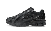 New Balance 1906D Protection Pack Black Leather czarny-srebrny - widok główny z boku | Saturaise.com