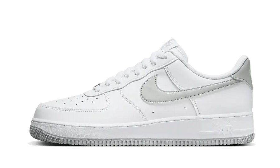 Nike Air Force 1 Low '07 White Light Smoke Grey biały-szary - widok główny z boku | Saturaise.com