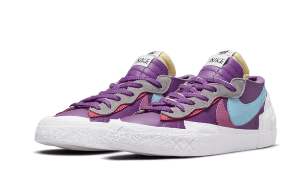 Blazer Low Sacai Kaws Purple Dusk - Nike Blazer Low Sacai Kaws Purple Dusk - widok z drugiego boku - Limitowana edycja