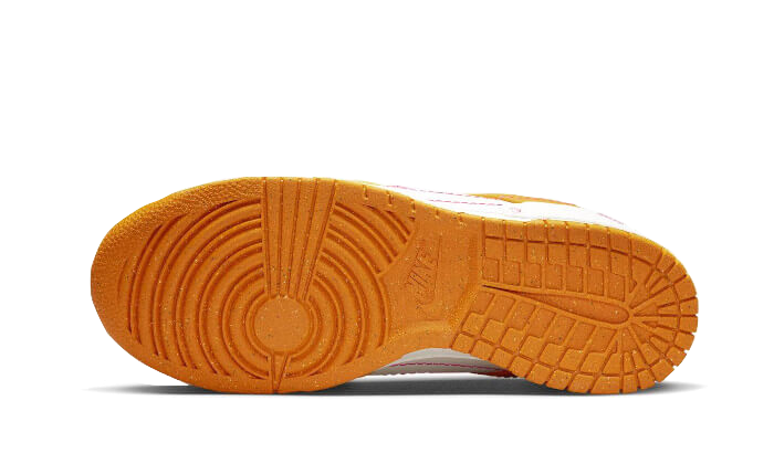 Buty Nike Dunk Low Disrupt 2 Sunrise - widok z przodu - Rozmiary EU