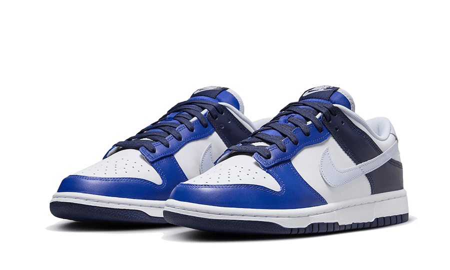 Kup oryginalne Dunk Low Game Royal Navy FQ8826-100 - widok z drugiego boku - Sneakersy