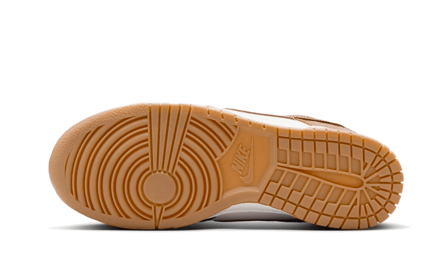Buty Nike Dunk Low LX Brown Ostrich - widok z przodu - Rozmiary EU