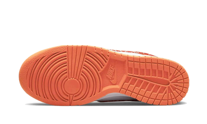 Buty Nike Dunk Low Essential Paisley Pack Orange - widok z przodu - Rozmiary EU