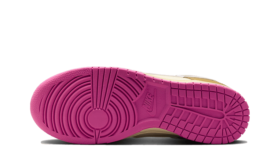 Buty Nike Dunk Low SE Bronzine Pink - widok z przodu - Rozmiary EU