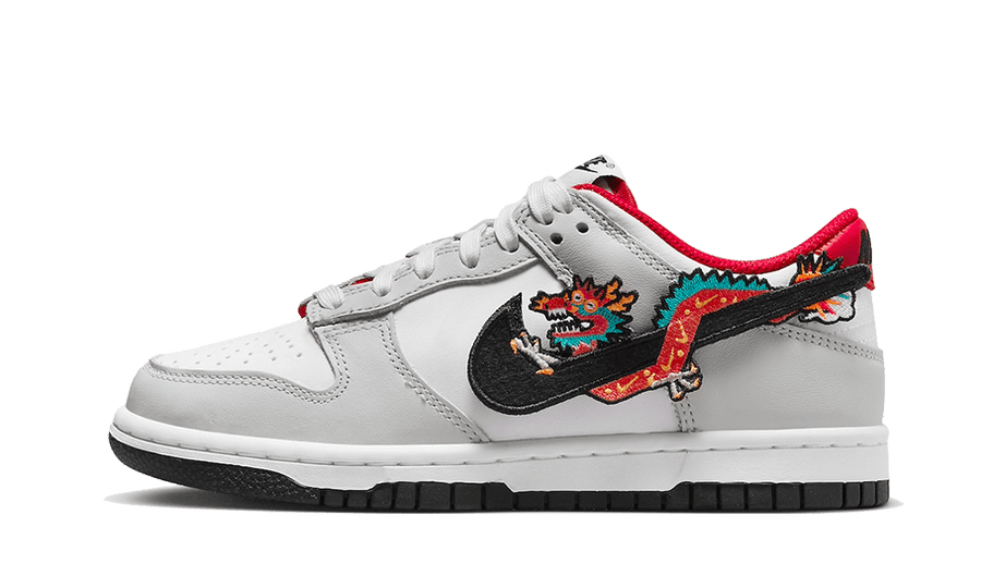 Nike Dunk Low Year Of The Dragon czarny-biały - widok główny z boku | Saturaise.com