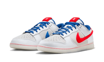 Kup oryginalne Dunk Low Retro PRM Year of the Rabbit White Crimson FD4203-161 - widok z drugiego boku - Sneakersy