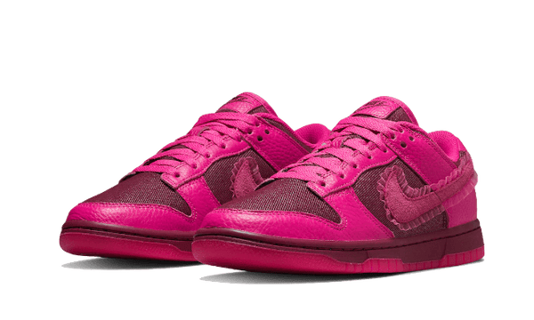 Nike Dunk Low Valentines Day (2022) - Kup oryginalne Nike Dunk Low Valentines Day (2022) - widok z drugiego boku - Sneakersy
