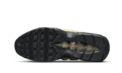 Buty Nike Air Max 95 Topographic - widok z przodu - Rozmiary EU