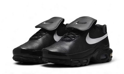 Kup oryginalne Air Max Plus Tiempo Black White HF0074-001 - widok z drugiego boku - Sneakersy