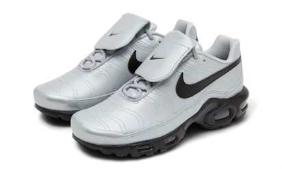 Kup oryginalne Air Max Plus Tiempo Wolf Grey HM6850-001 - widok z drugiego boku - Sneakersy