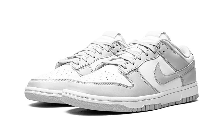 Kup oryginalne Dunk Low Grey Fog FN7658-100 - widok z drugiego boku - Sneakersy