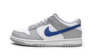 Nike Dunk Low Mini Swoosh Wolf Grey Game Royal czarno-niebieski - widok główny z boku | Saturaise.com