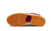 Buty Nike SB Dunk Low Skate Like A Girl Bordeaux - widok z przodu - Rozmiary EU