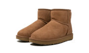 Kup oryginalne UGG Classic Mini II Boot Chestnut - widok z drugiego boku - Sneakersy