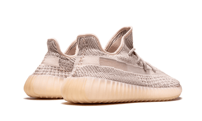 Buty Adidas Yeezy Boost 350 V2 Synth (Non-Reflective) - widok z przodu - Rozmiary EU