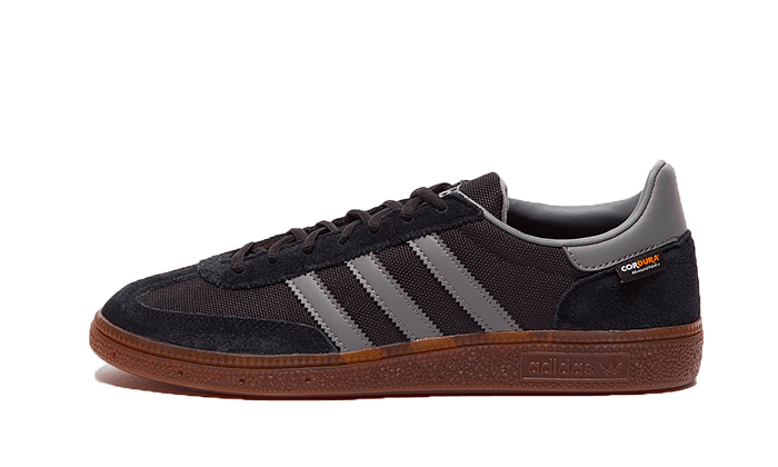 Adidas Handball Spezial Core Black Grey Four Gum czarny-szary - widok główny z boku | Saturaise.com