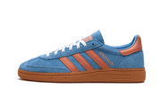 Adidas Handball Spezial Light Blue Wonder Clay biały-niebieski - widok główny z boku | Saturaise.com