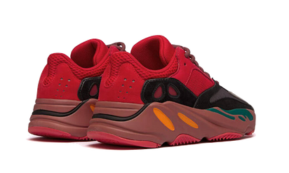 Buty Adidas Yeezy 700 Hi-Res Red - widok z przodu - Rozmiary EU