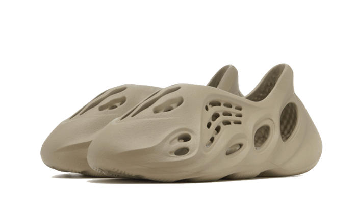 Kup oryginalne Yeezy Foam RNNR Stone Salt - widok z drugiego boku - Sneakersy